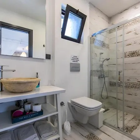 With Private Pool & Garden Villa Yakakoy (Bodrum)