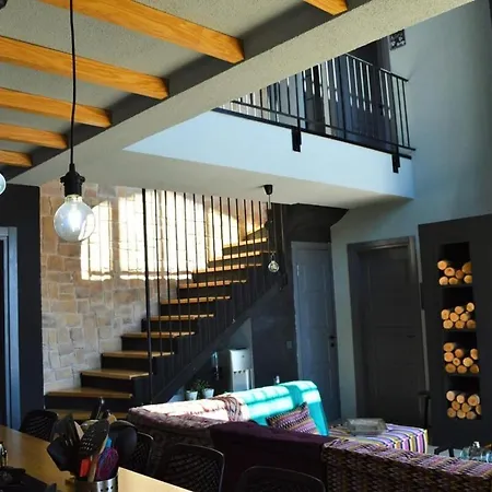 Villa With Private Pool & Garden *